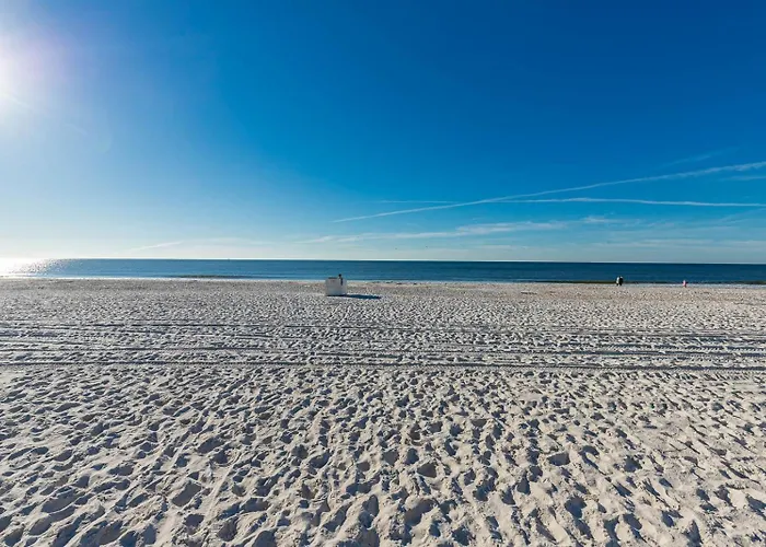 Apartment Island Winds East 201