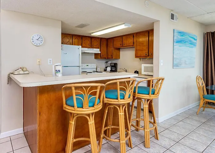 Apartment Island Winds East 201 *